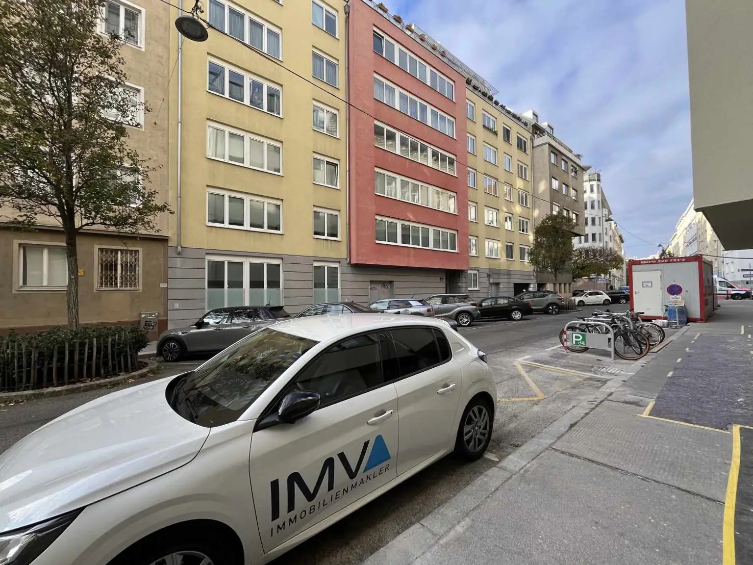 Neubau-Wohnung mit 3 Zimmern und Balkon in Ruhelage - mitten im 9. Bezirk!