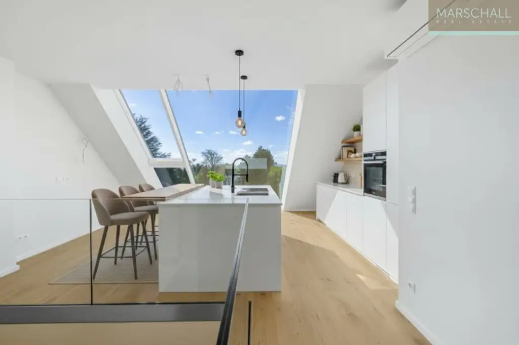 Wunderschönes Penthouse mit herrlichem Blick und Dachterrasse in Prestige Lage