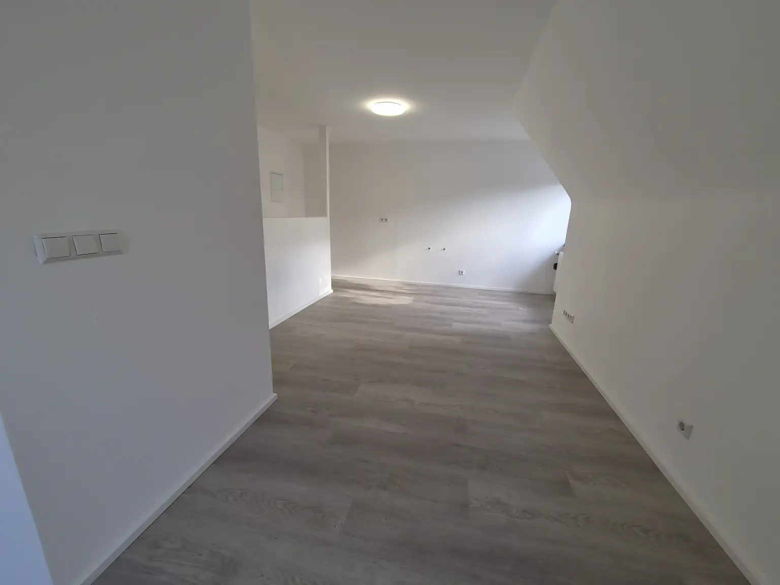 Maisonette Wohnung zu vermieten! (inkl. Strom + Heizkosten ACONTO)