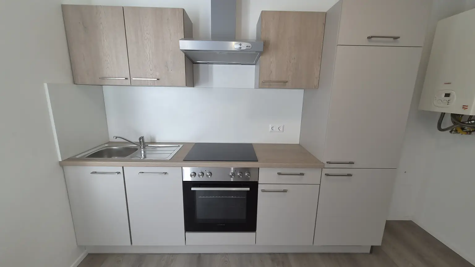 Sanierte Zwei Zimmerwohnung mit neuer Küche zu vermieten!