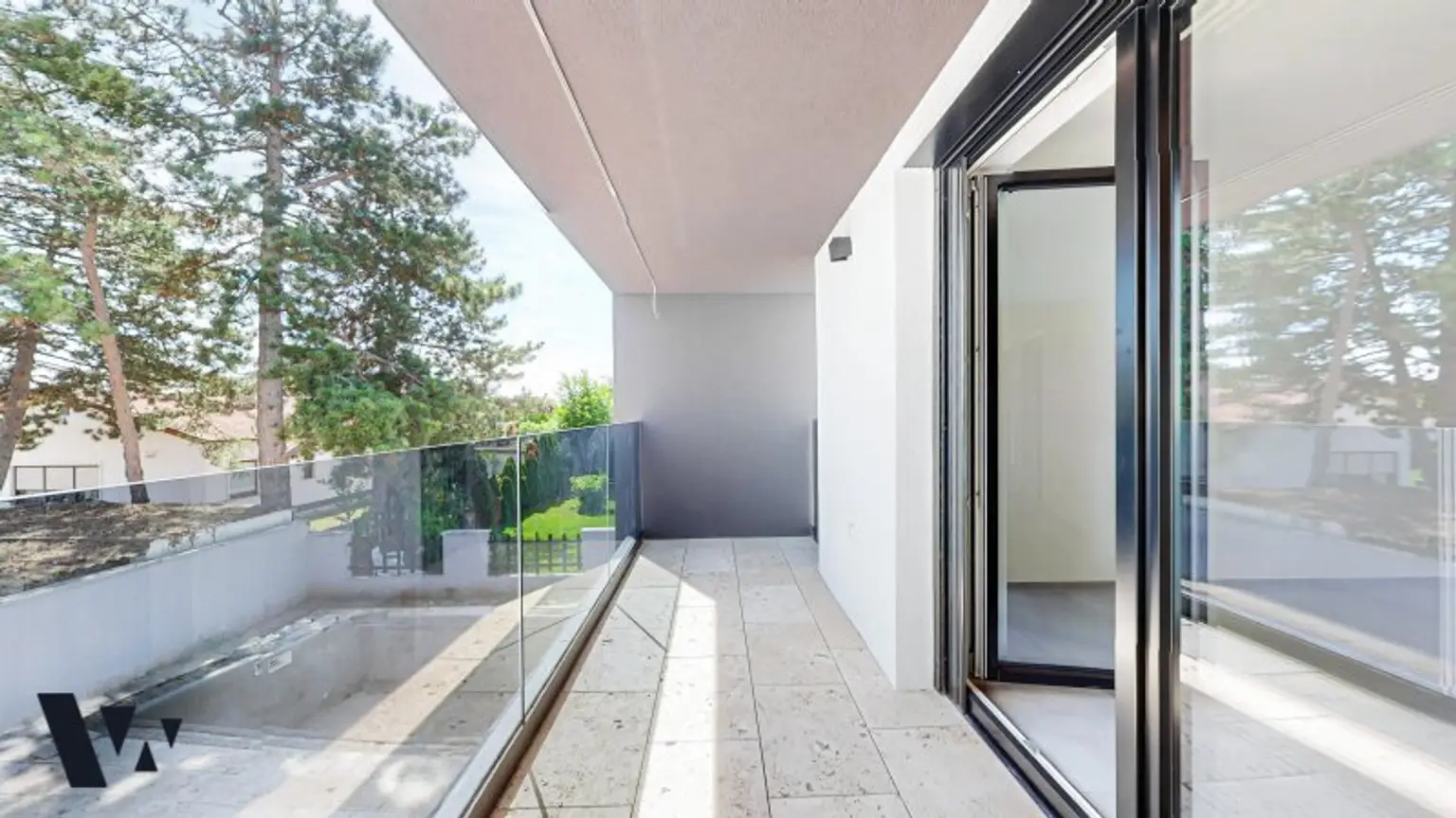 MODERNES DESIGNERHAUS MIT GARTEN & POOL | ERSTBEZUG | VIDEO-PRÄSENTATION