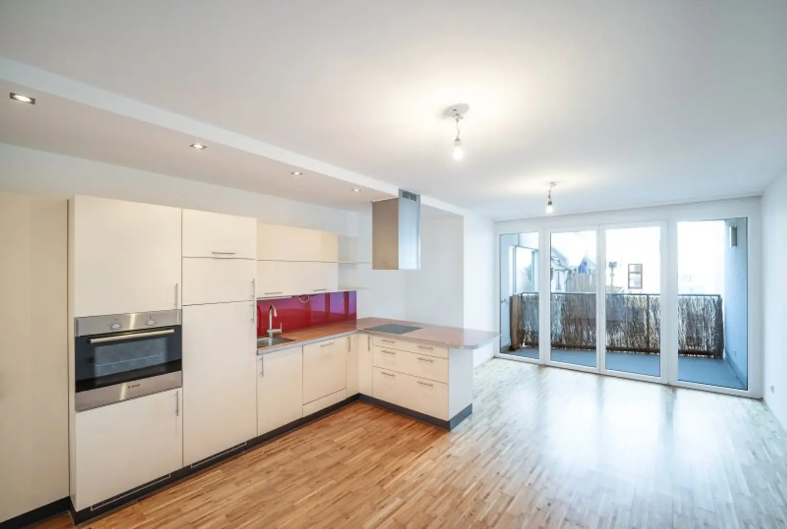 2-Zimmer-Wohnung mit Loggia auf der Mariahilfer Straße - bei U3/U6 Station Westbahnhof