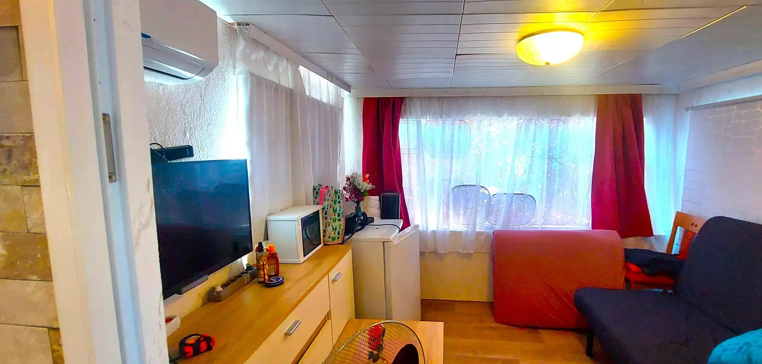 Mobilheim mit Terrasse auf Doppelparzelle