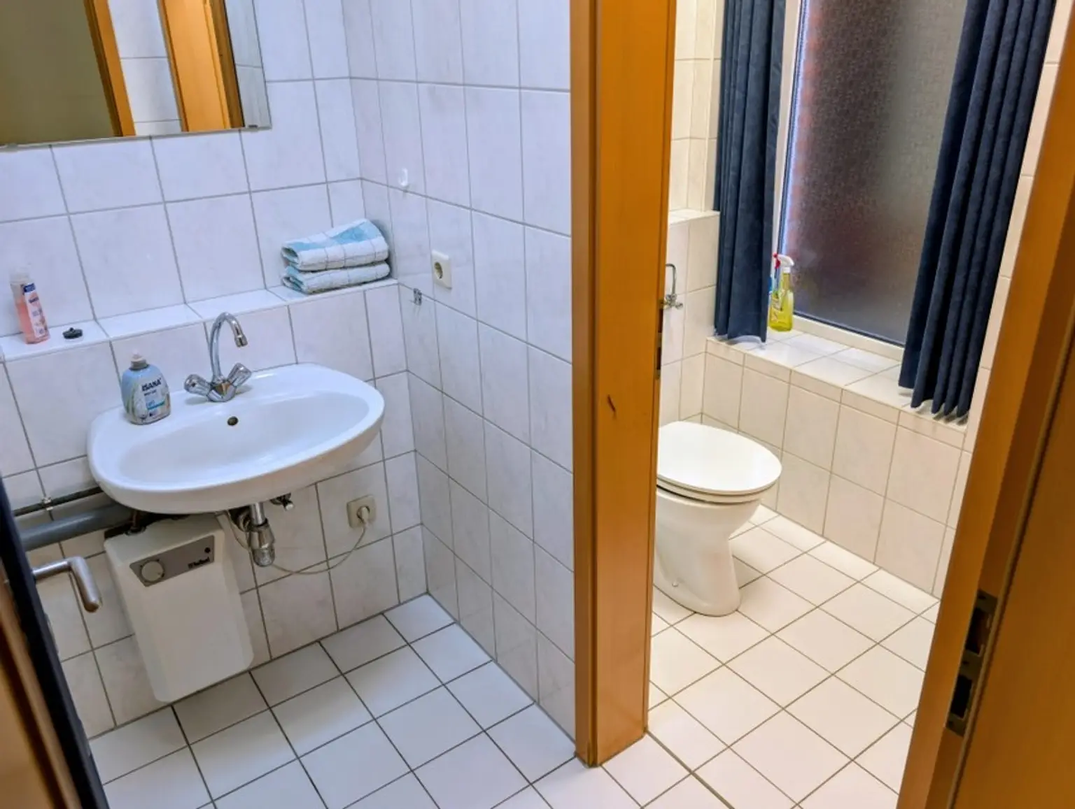 Zentraler geht es nicht! 2 Gewerbeflächen in Domnähe!