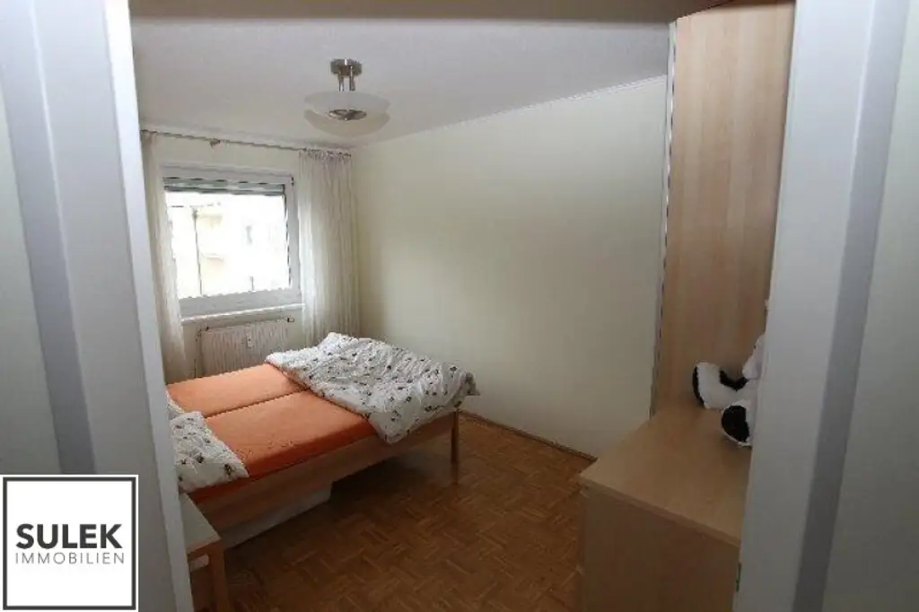 **VORMERKEN** ab Oktober: ruhige 2 Zimmer Wohnung mit praktischem Grundriss & Balkon (hofseitig)  & mit Stellplatz - Nähe Spengergasse // Matzleinsdorfer Platz