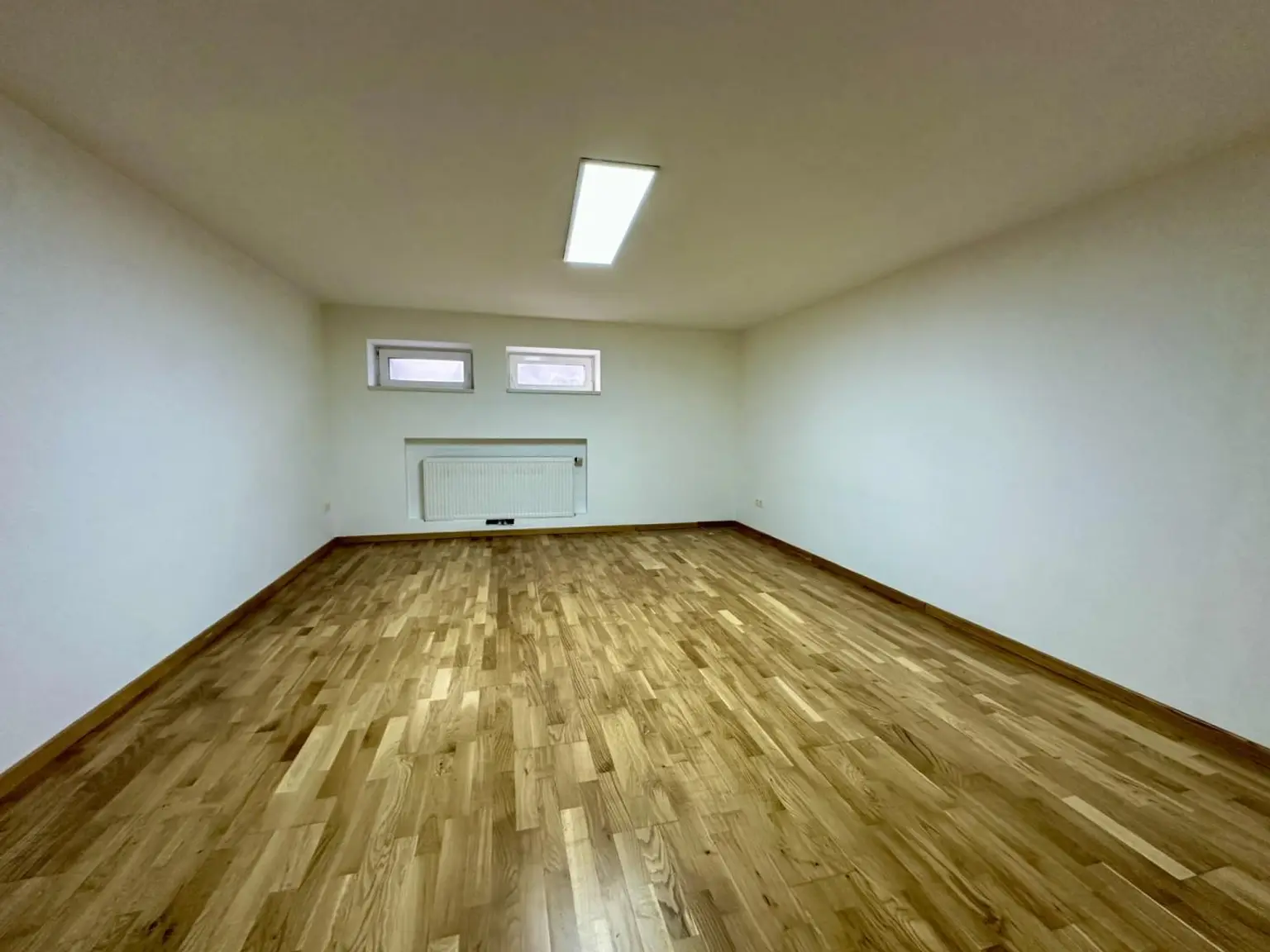 Großes Haus mit vielen Nutzungsmöglichkeiten - Wohnen und/oder Gewerbe!