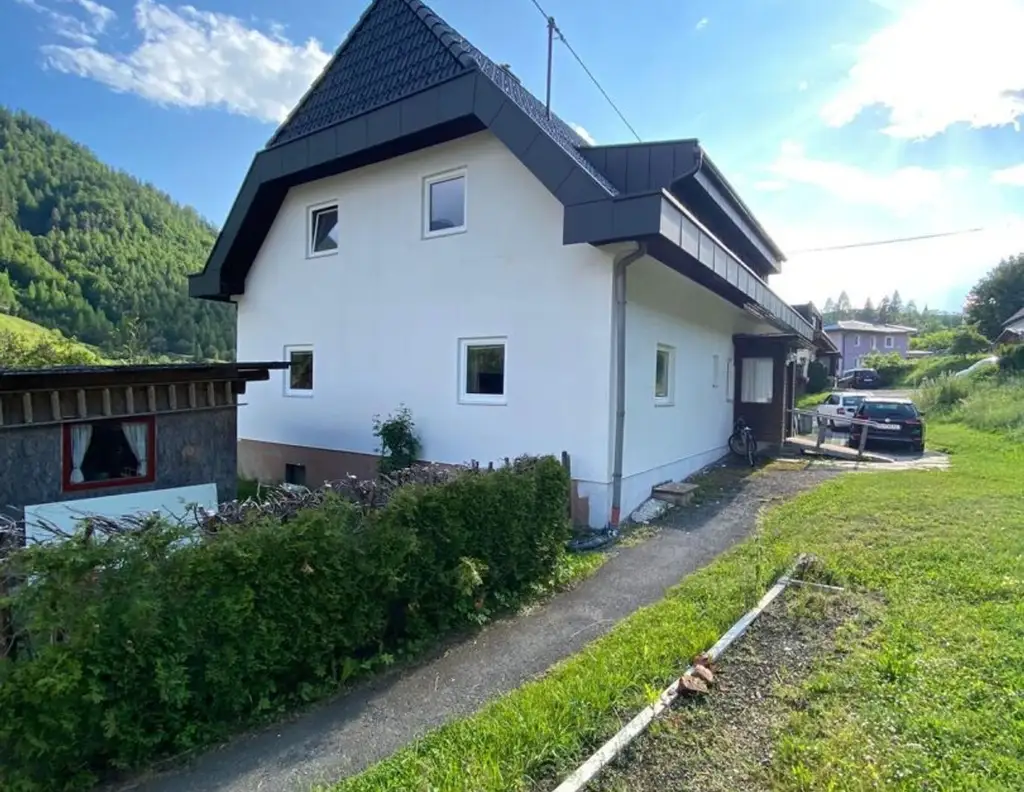 Perfekte Kapitalanlage: Mehrfamilienhaus mit Garten, Garagen und Top-Mieterträgen über 6% Rendite!