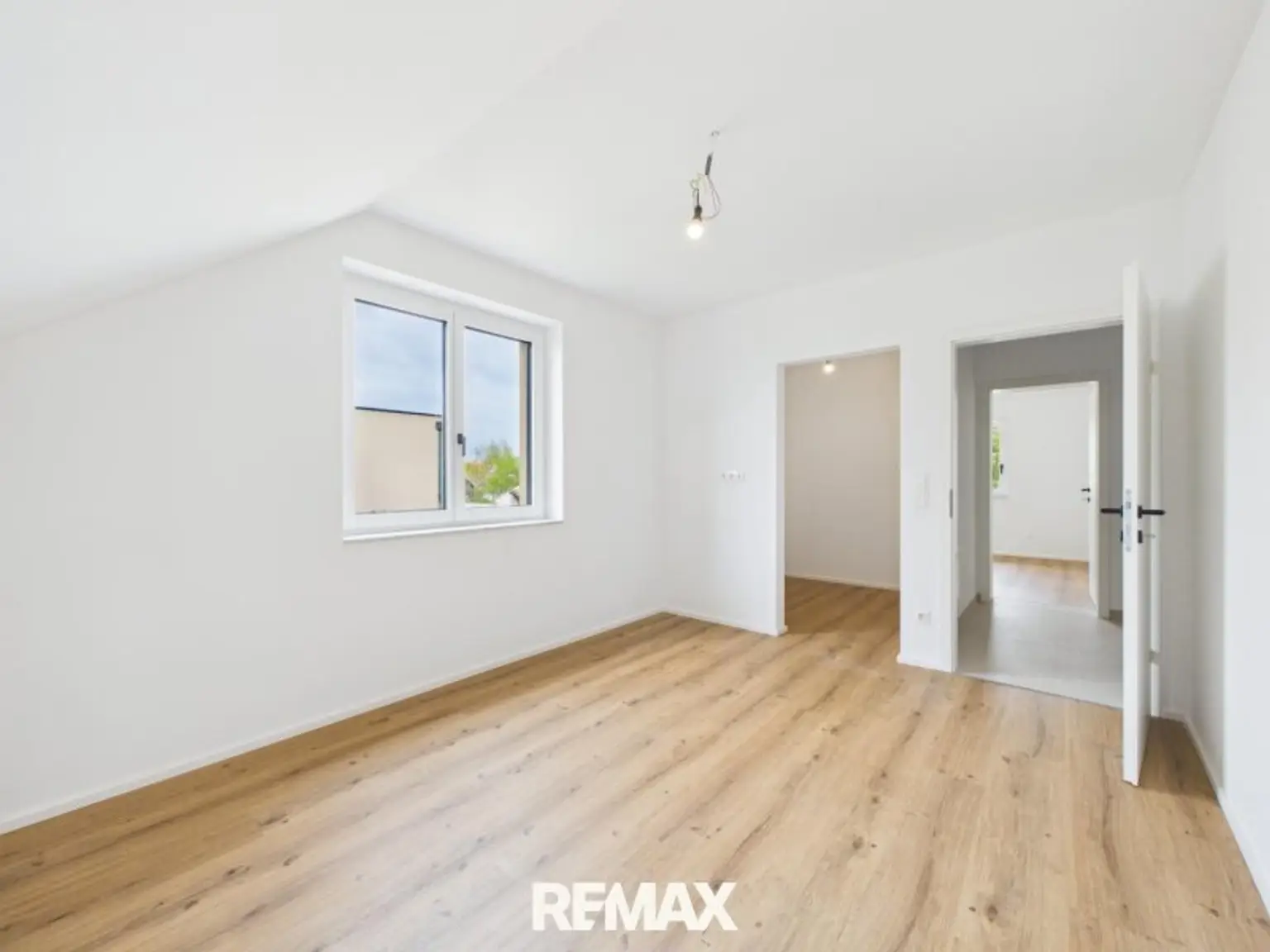 Zimmer 3 mit begehbarem Kleiderschrank