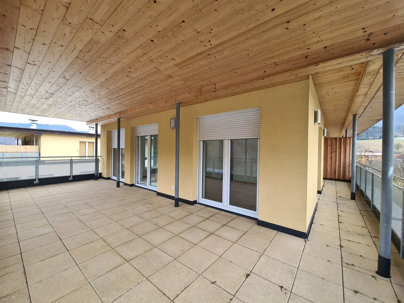 Top Maisonettenwohnung mit Dachterrasse, Garten und Carport!