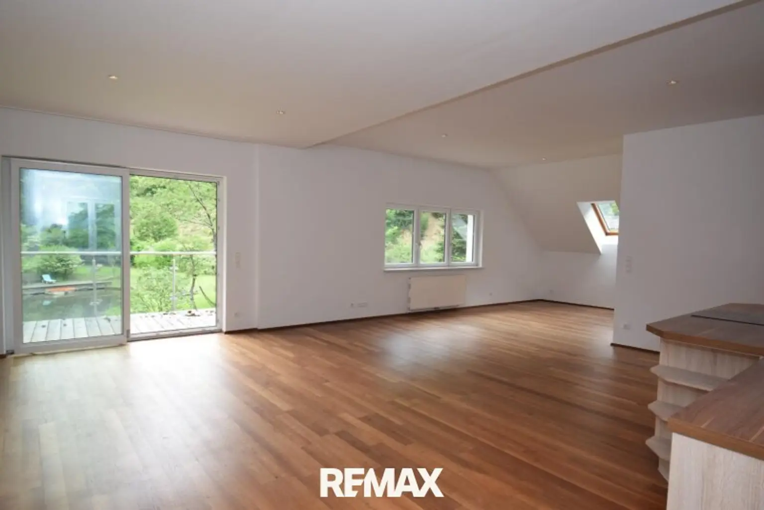 TOP 4 großes Wohn-Esszimmer mit Küche