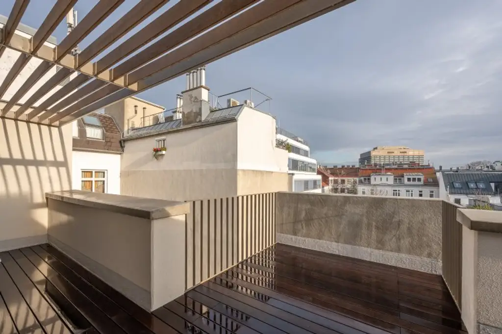 EDUART-Die Kunst des Wohnens: Hochwertiger 3-Zimmer DG-ZWEITBEZUG mit ca. 15m² Balkon! (10/19)