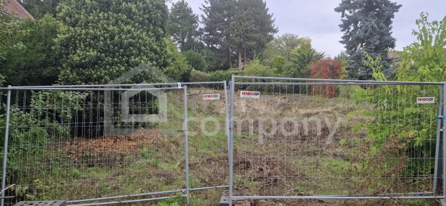 Baugenehmigtes Villengrundstück in exklusiver Lage beim Nussberg