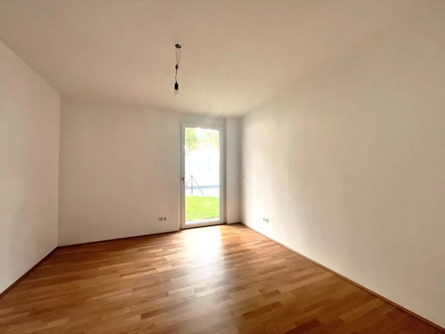 Sehr schöne Familienwohnung mit Terrasse und  großer Gartenfläche (T 1.3 /  EG)