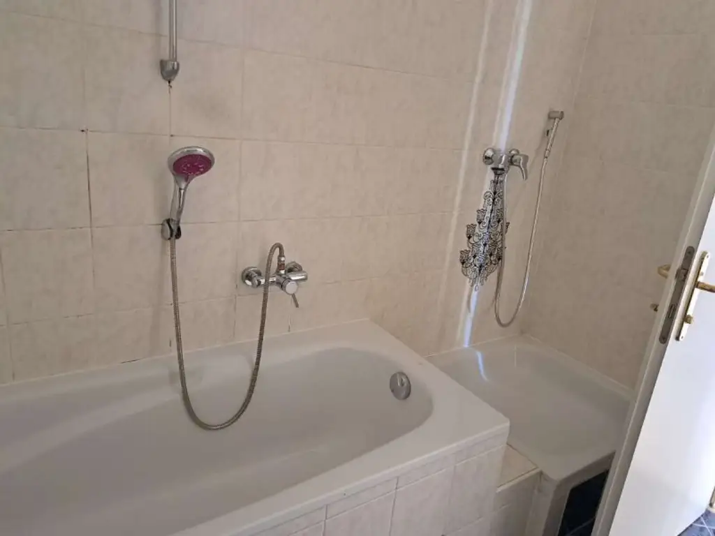 Gepflegte Terrassenwohnung in Hirtenberg: 51m² mit Balkon und Stellplatz!