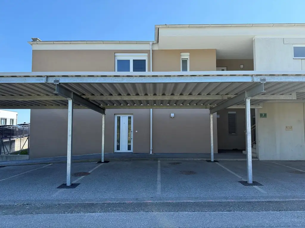GROSSE TERRASSE, DURCHDACHTES RAUMKONZEPT! 2 Carportplätze