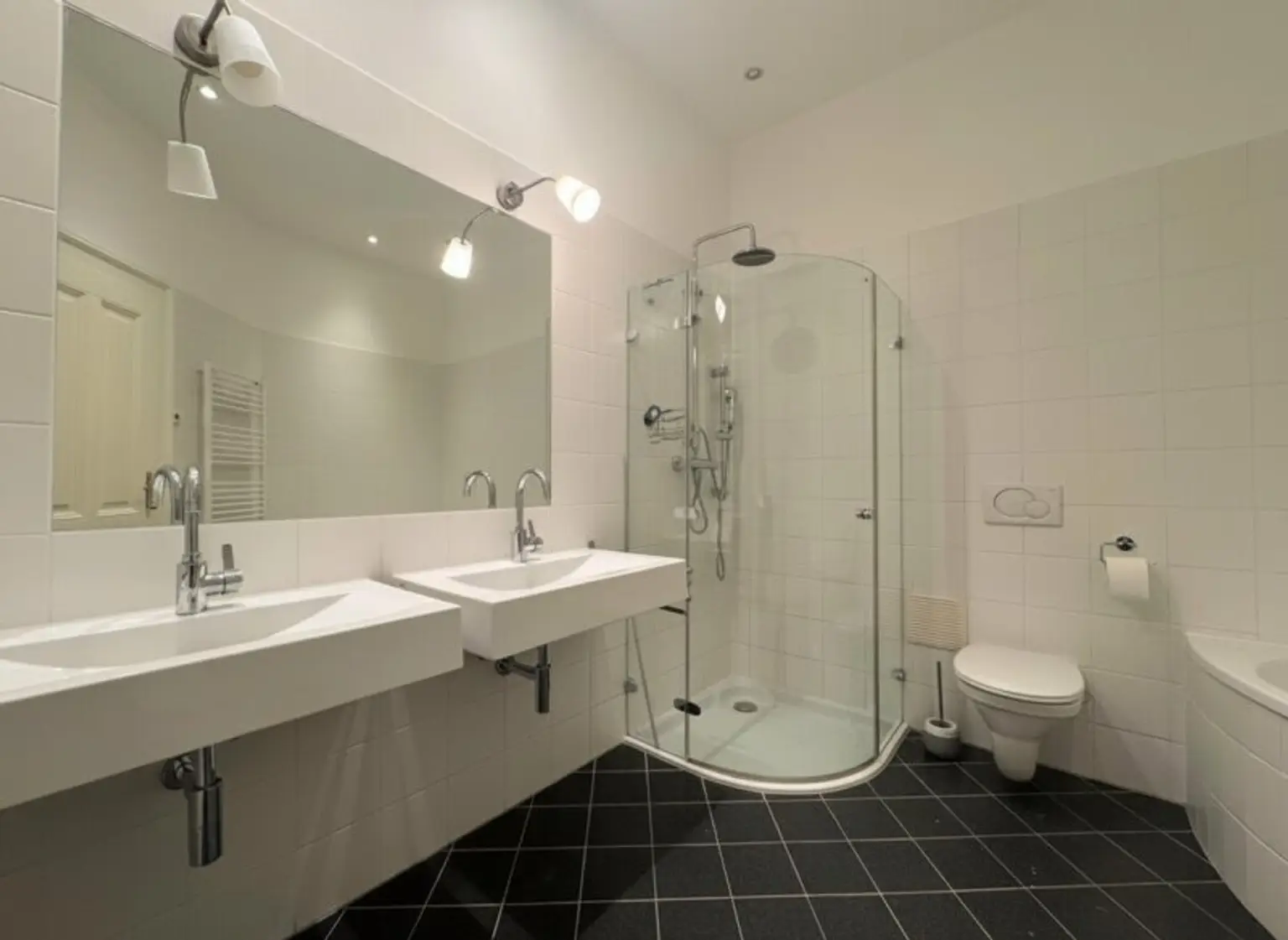 Charmanter Altbau in Gersthof - 4-Zimmer-Wohnung mit Garten in Zinsvilla