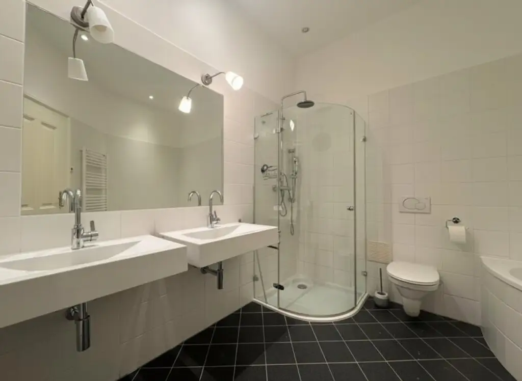Charmanter Altbau in Gersthof - 4-Zimmer-Wohnung mit Garten in Zinsvilla