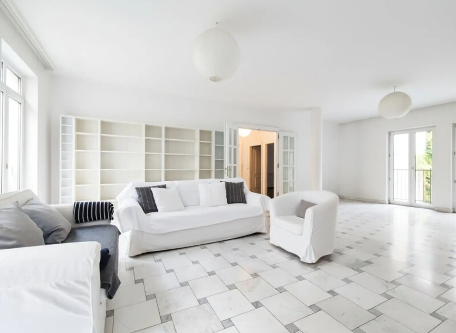 LINDENGASSE - Weitläufiger Wohnraum mit Balkon