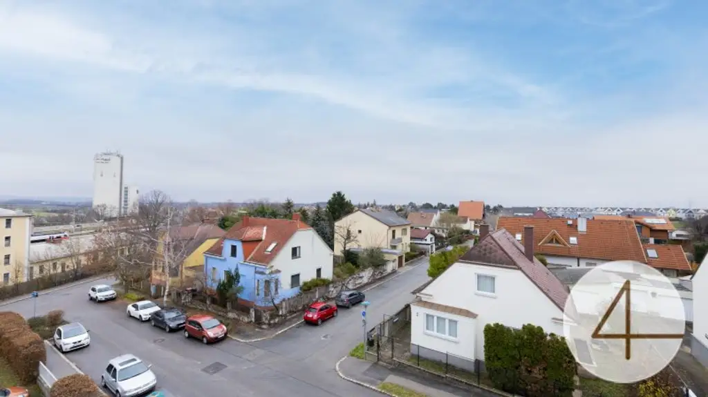Dachgeschosswohnung mit Balkon in ruhiger aber zentraler Lage! Bahnhofsnähe