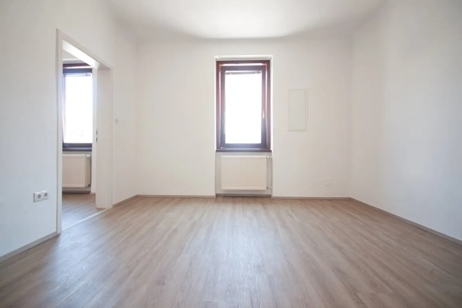 Gepflegtes, charmantes Haus im schönen Fischamend | ca. 122 m² Wohnfläche auf einer Ebene | 5 Zimmer | Garten & Garage