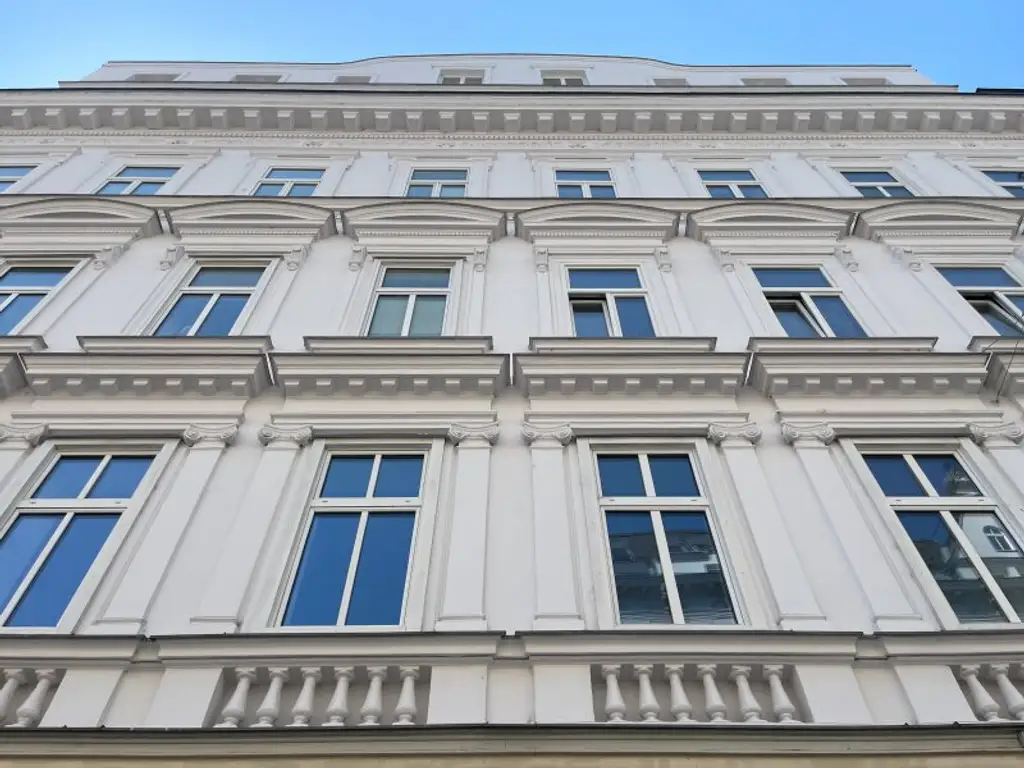 NÄHE NASCHMARKT: DG-AUSBAU IM ALTBAU - U4 Pilgramgasse - 3 Zimmerwohnung mit hofseitigem Balkon*