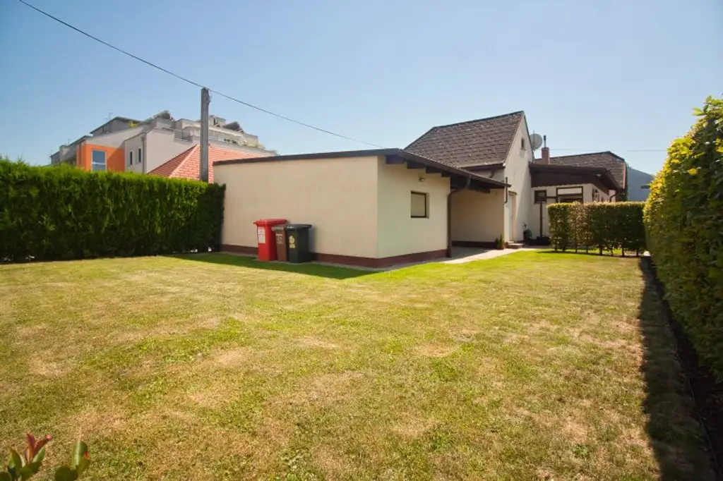Gepflegtes, charmantes Haus im schönen Fischamend | ca. 122 m² Wohnfläche auf einer Ebene | 5 Zimmer | Garten & Garage