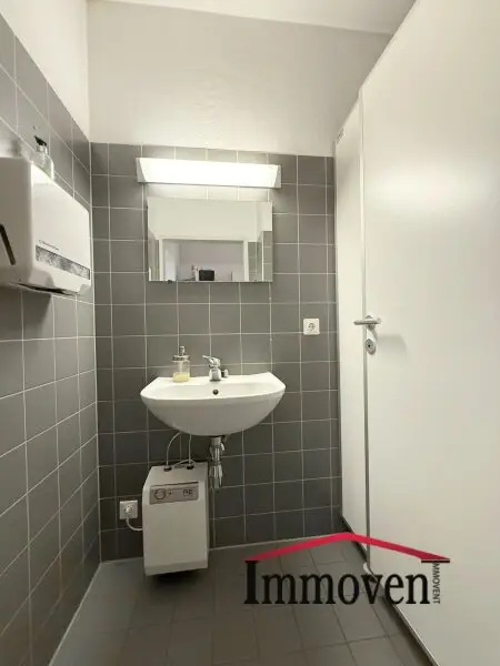 Gut geschnittenes Büro nahe dem Universitätszentrum