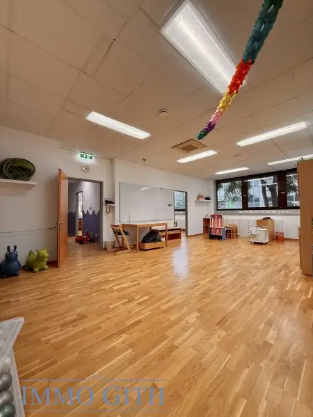 VOLL AUSGESTATTETER KINDERGARTEN IN TOP-LAGE IM INDUSTRIEGEBIET LIESING – IDEAL FÜR ELTERN AM ARBEITSPLATZ