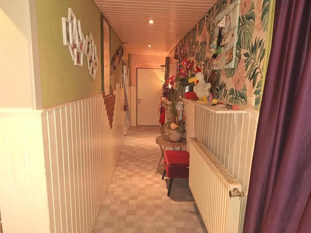 Villa Kunterbunt für Heimwerker / interessantes, kreatives und fröhliches Einfamilienhaus mit 5 Zimmern in ruhiger Seitengasse.