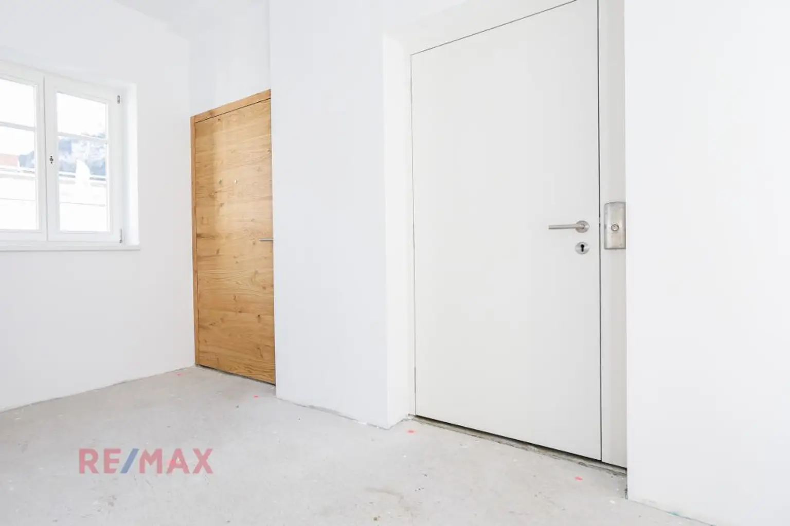 Eingang und privater Liftzuga