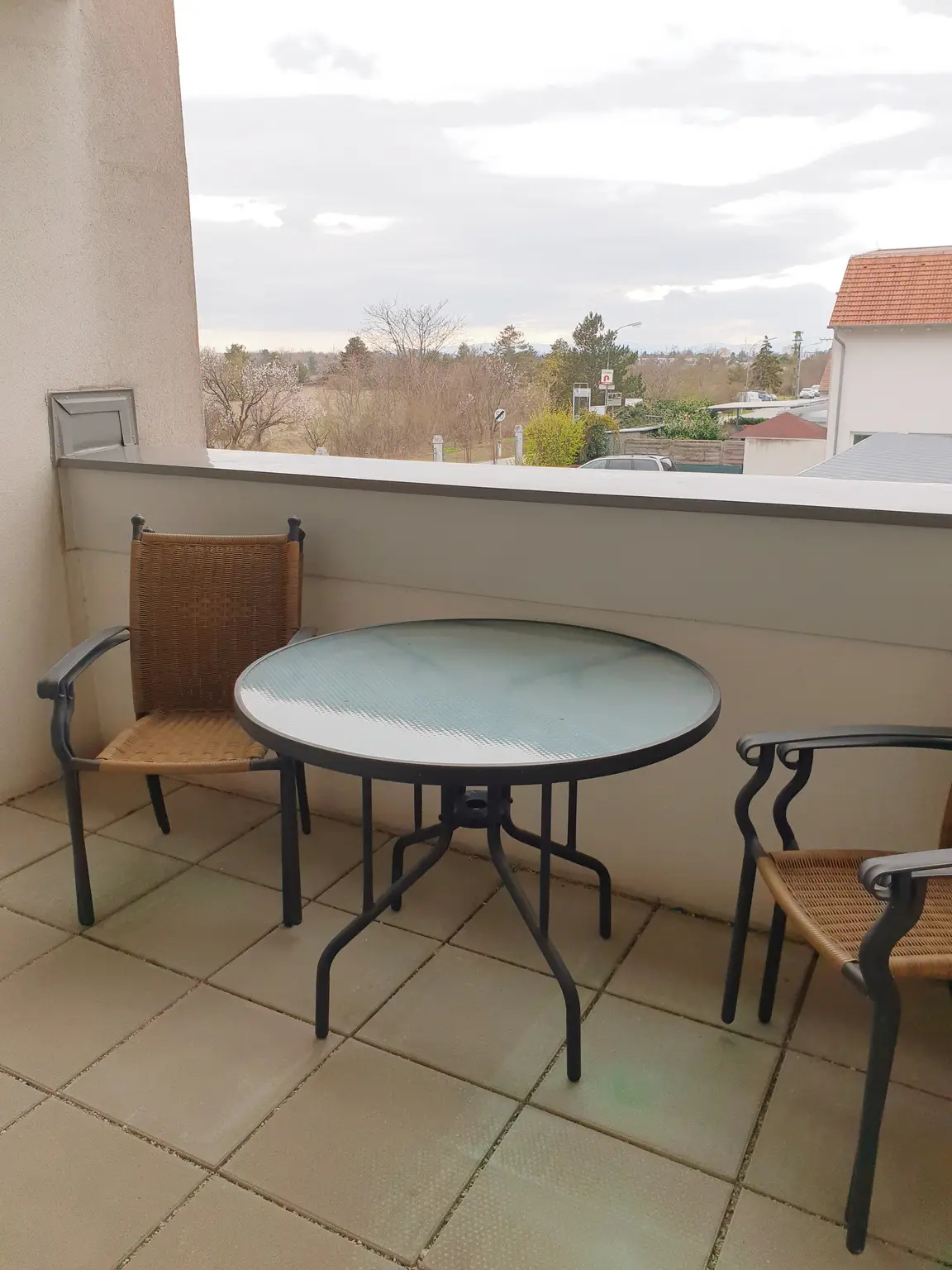 Möblierte 2 Zimmerwohnung mit Balkon zu vermieten!