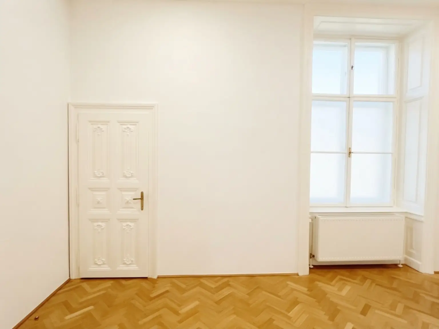 UNBEFRISTET: Prachtvolle Altbauwohnung der absoluten Königsklasse beim Schottentor