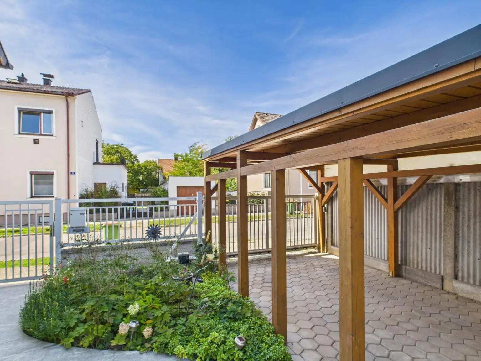 Sehr günstiges Haus mit Garten im Zentrum von Deutsch-Wagram