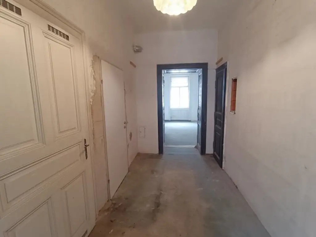 Smartes Layout & ideale Verkehrsanbindung & Platz für Ihre Wünsche! 2-Zimmer Wohnung im Altbau mit Lift - Nähe U4 Friedensbrücke!