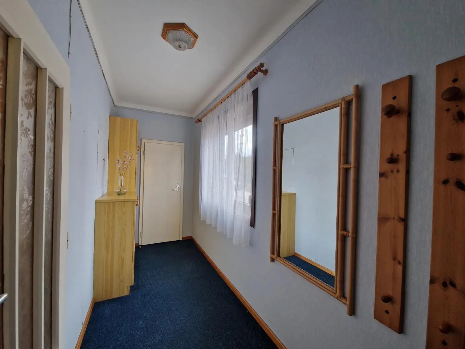 Vorzimmer mit Toilette