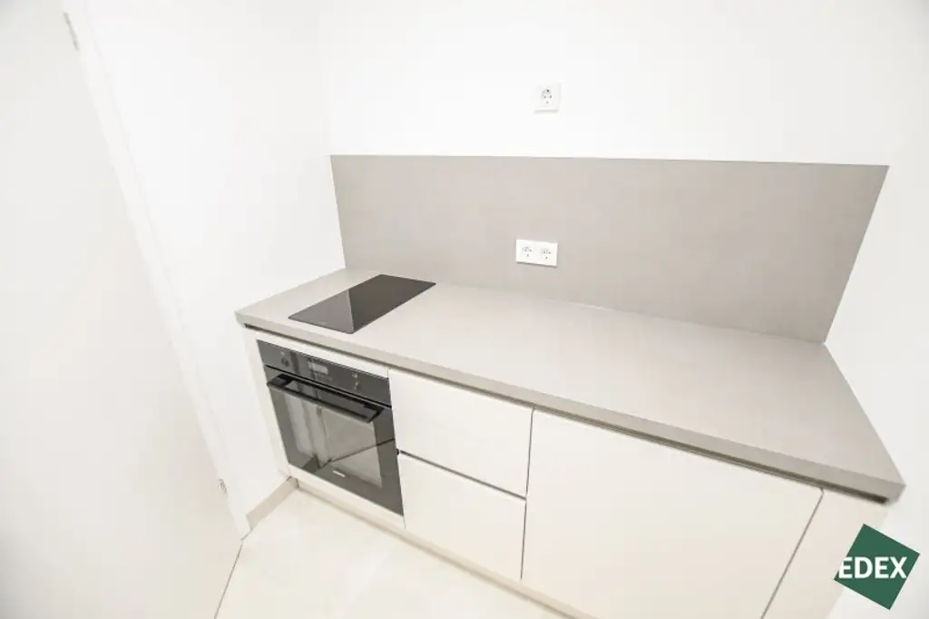 Modernes 2-Zimmer-Büro mit Terrasse und Kühlung im 18. Bezirk