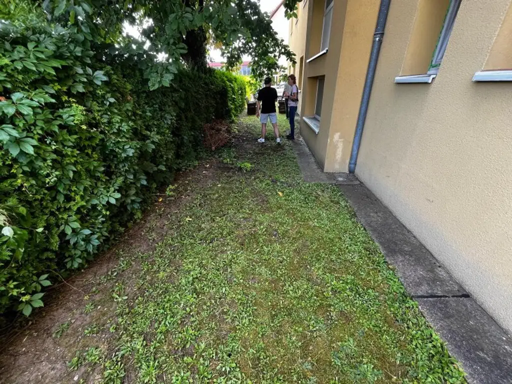 Schöne 4-Zimmer -Gartenwohnung in guter Lage! (WG möglich)