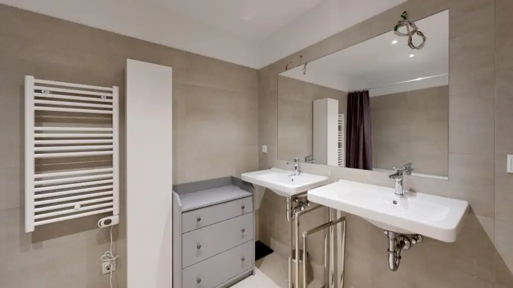 Moderne 3-Zimmer-Eigentumswohnung mit 2 Loggien & Lift! 90 m² Wohnfläche inkl. Küche & KFZ Stellplatz!