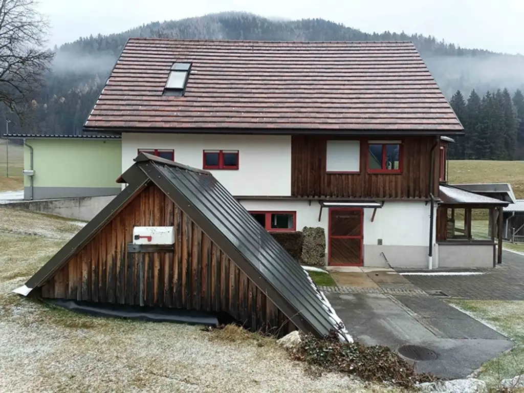 Renoviertes Wohnhaus mit großen Wohnräumen in Tragöss - Nahe Grüner See - zu kaufen !