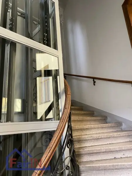 ***TOP LAGE***ALTBAU***ca.124 m² ***4-ZIMMER***NÄHE ROCHUSMARKT***