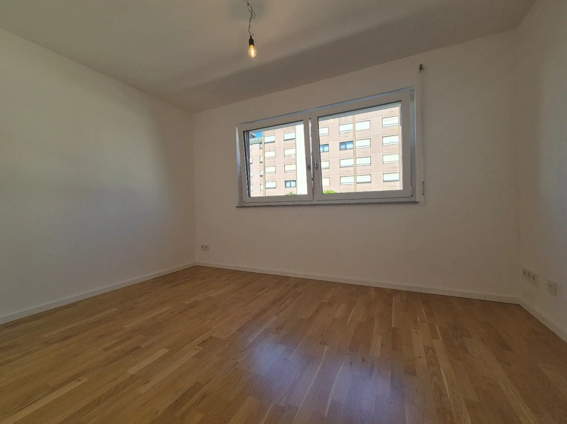 Schlafzimmer 2 unmöbliert