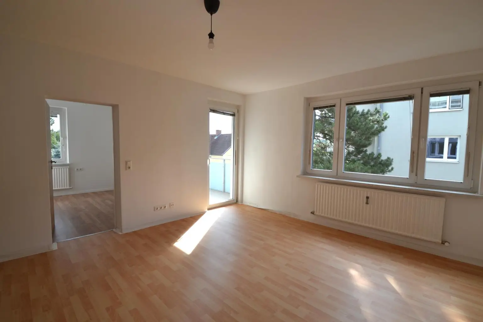 Gut aufgeteilte Wohnung mit Balkon in Hausmening