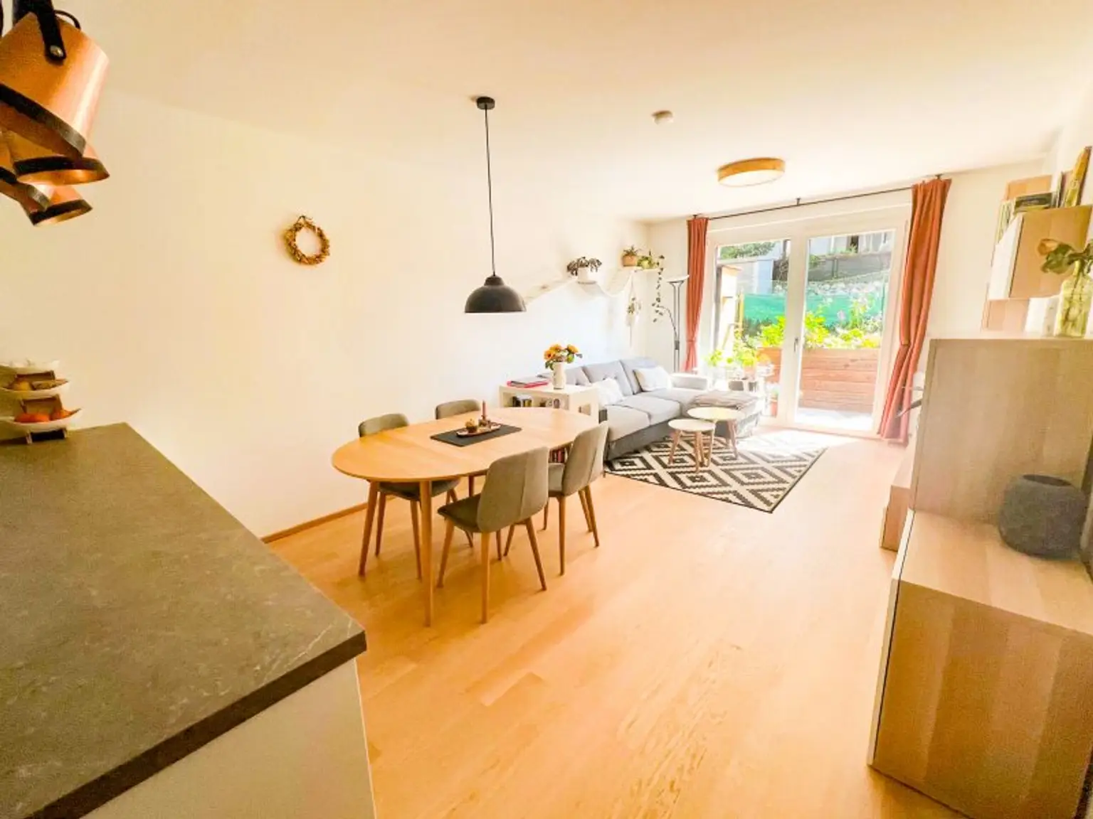 Traumhafte 3-Zimmer-Wohnung mit Garten und Tiefgaragenstellplatz in Wien