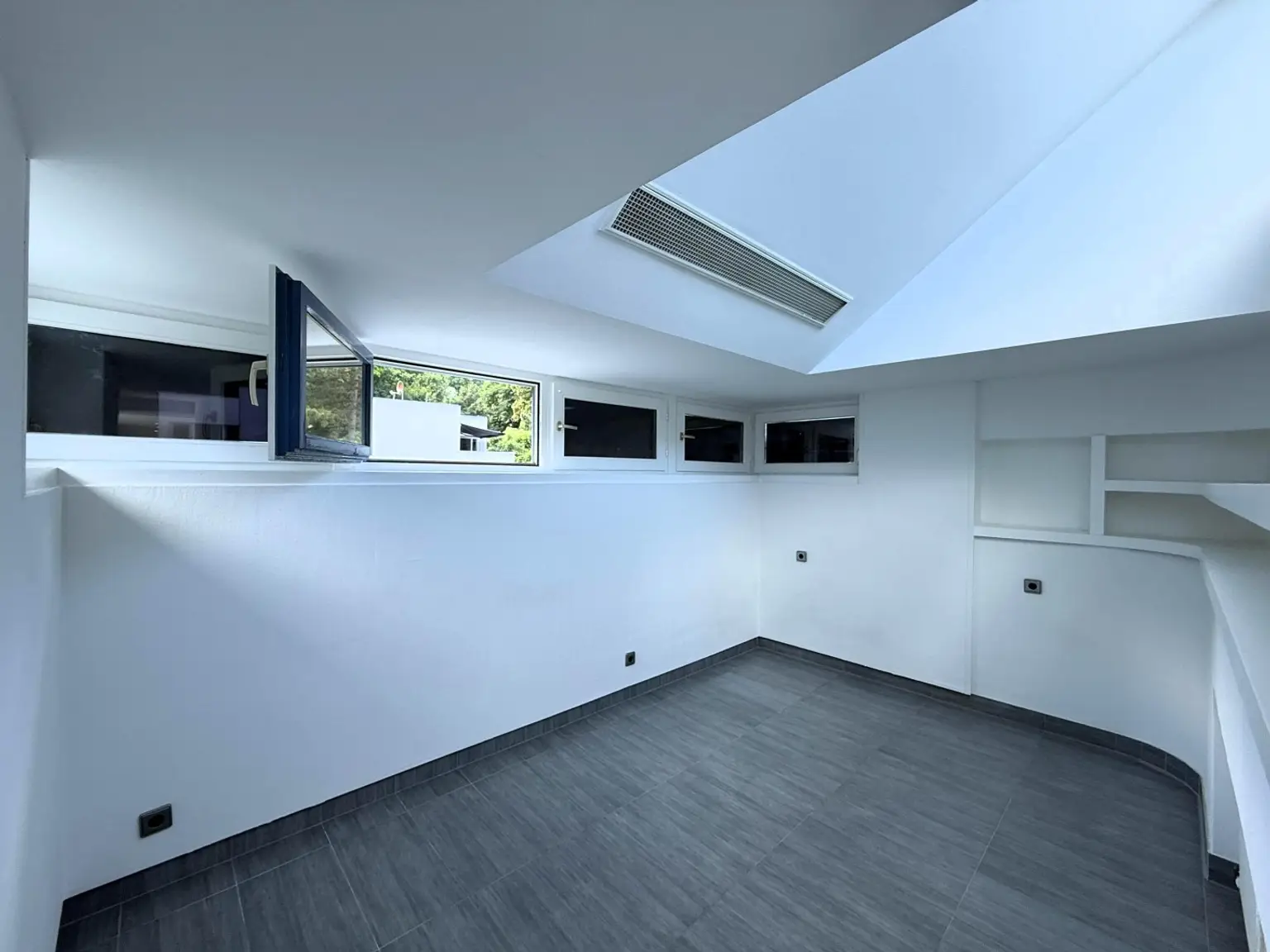 Modernes Atelier, Loft, Dachterrasse im Neunzehnten // Modern Studio, loft, roof terrace in the nineteenth //