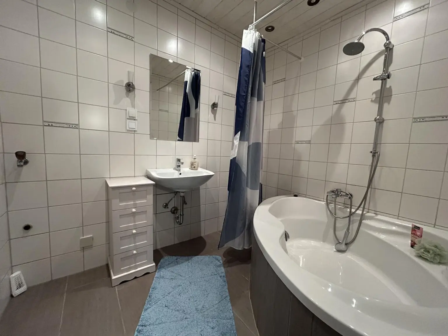 Badezimmer (2)