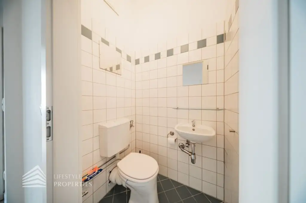 Helle 2-Zimmer Wohnung, Nähe Landstraße Hauptstraße