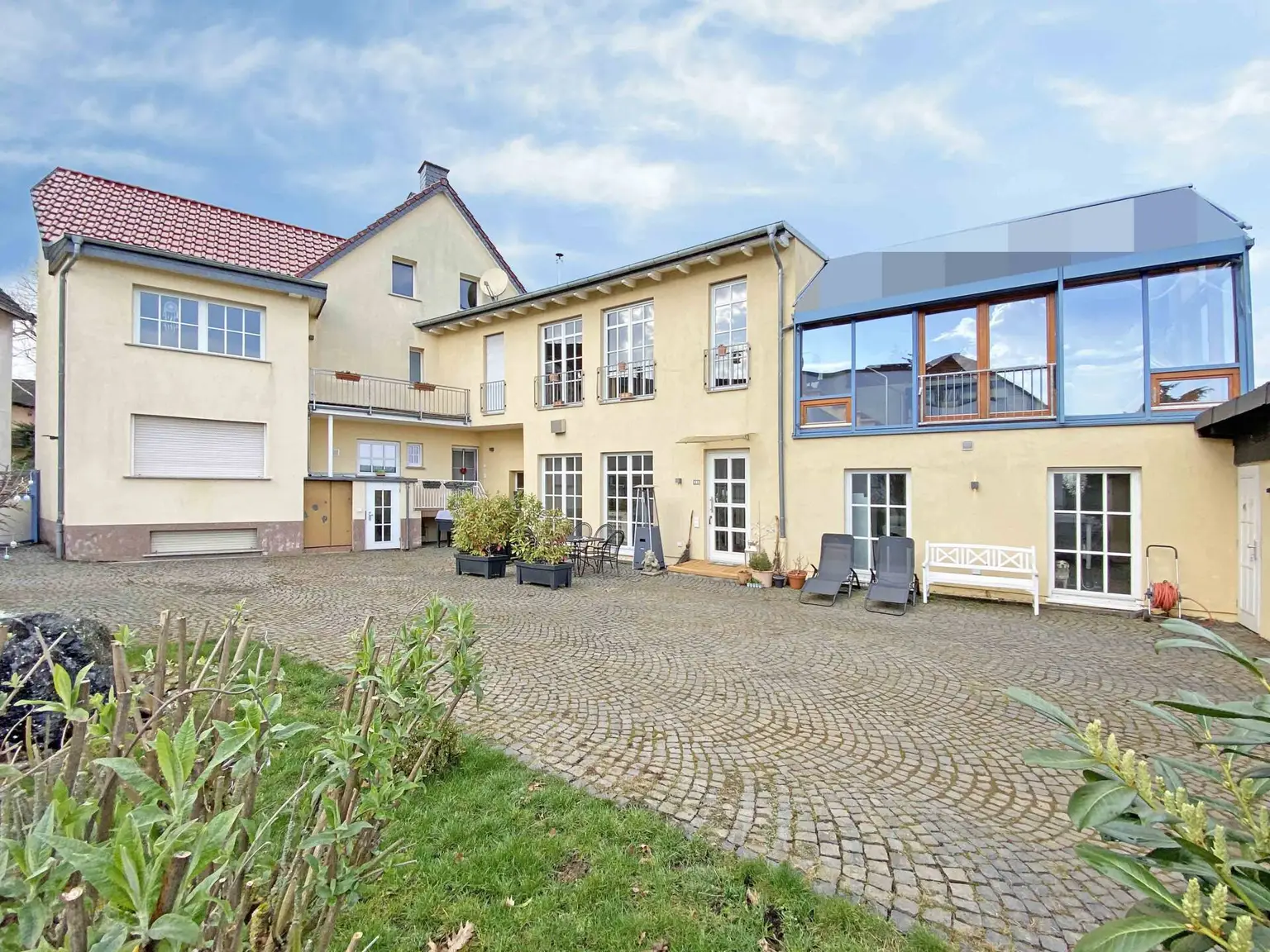Außenansicht_Hof_2