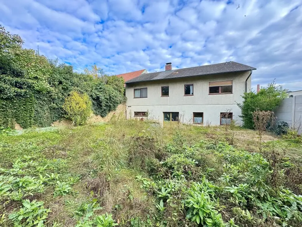 Haus mit ehemaligem Heurigen I GROSSES POTENTIAL I Wohnen + Arbeiten I geräumige Lagerflächen