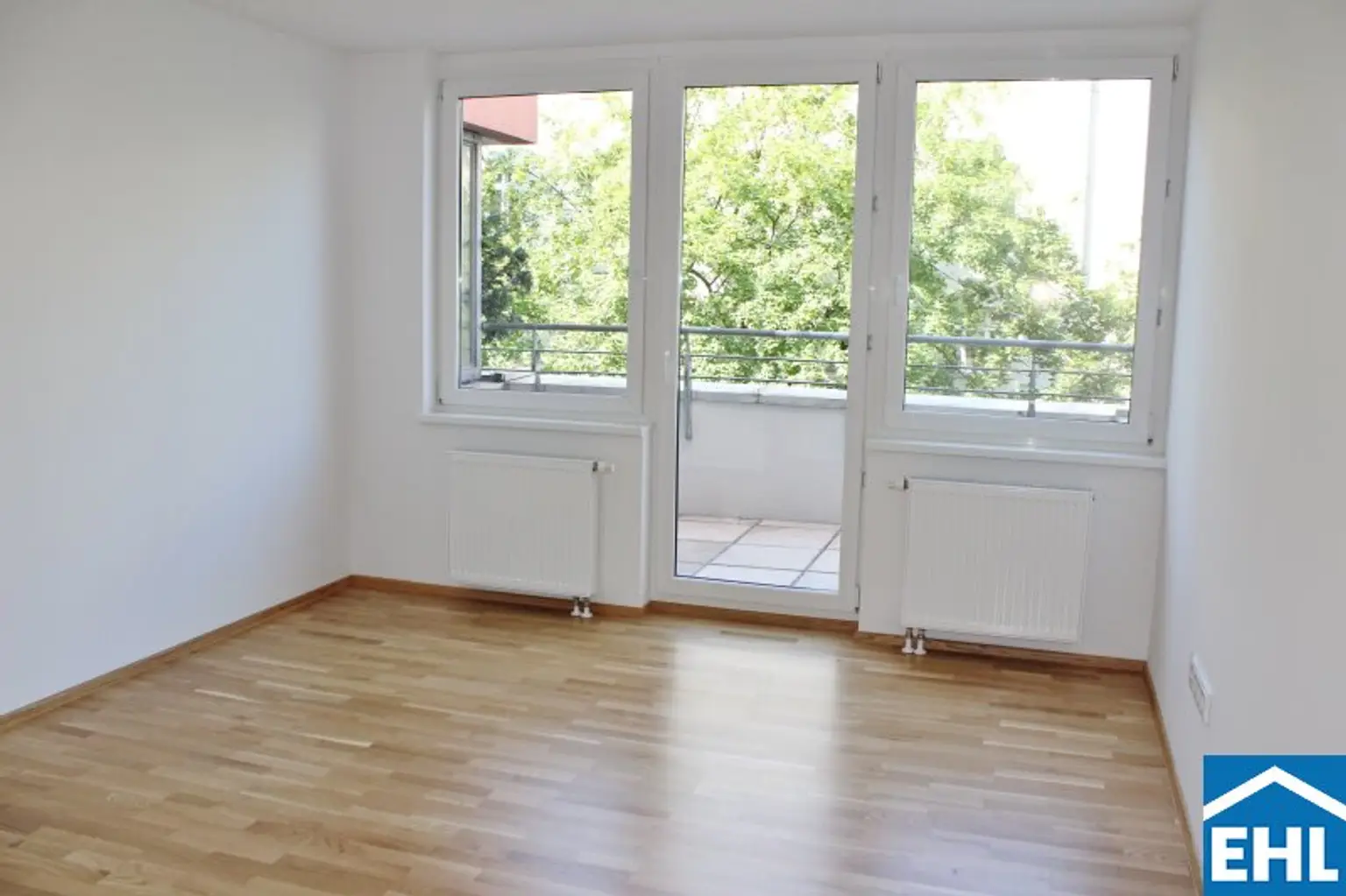 Top 4 Zimmerwohnung mit Loggia und Terrasse nahe dem Millennium Tower