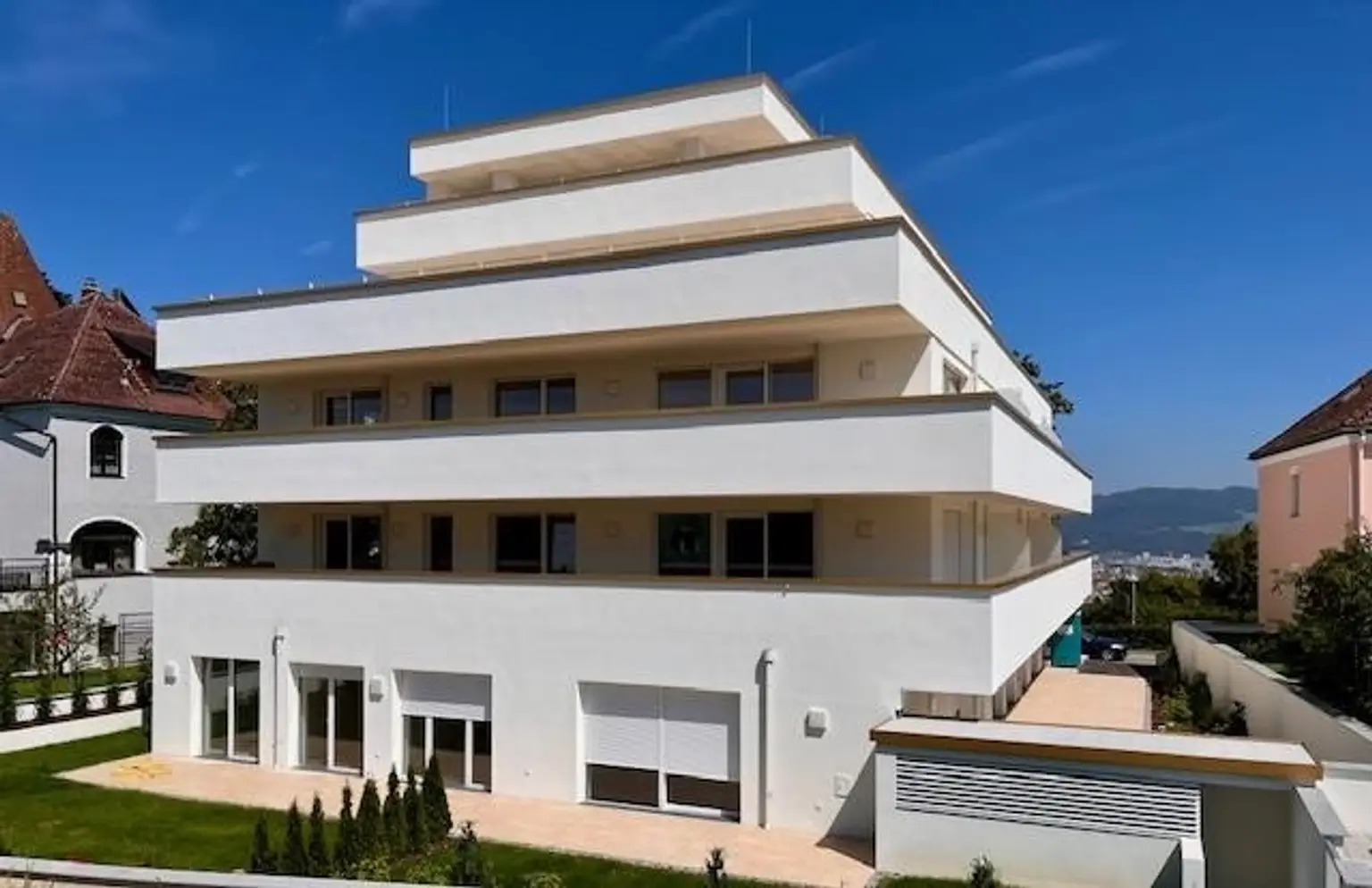 Luxuswohnung in Bestlage zu vermieten - 3-Zimmer-Wohnung mit großer Terrasse & Garten